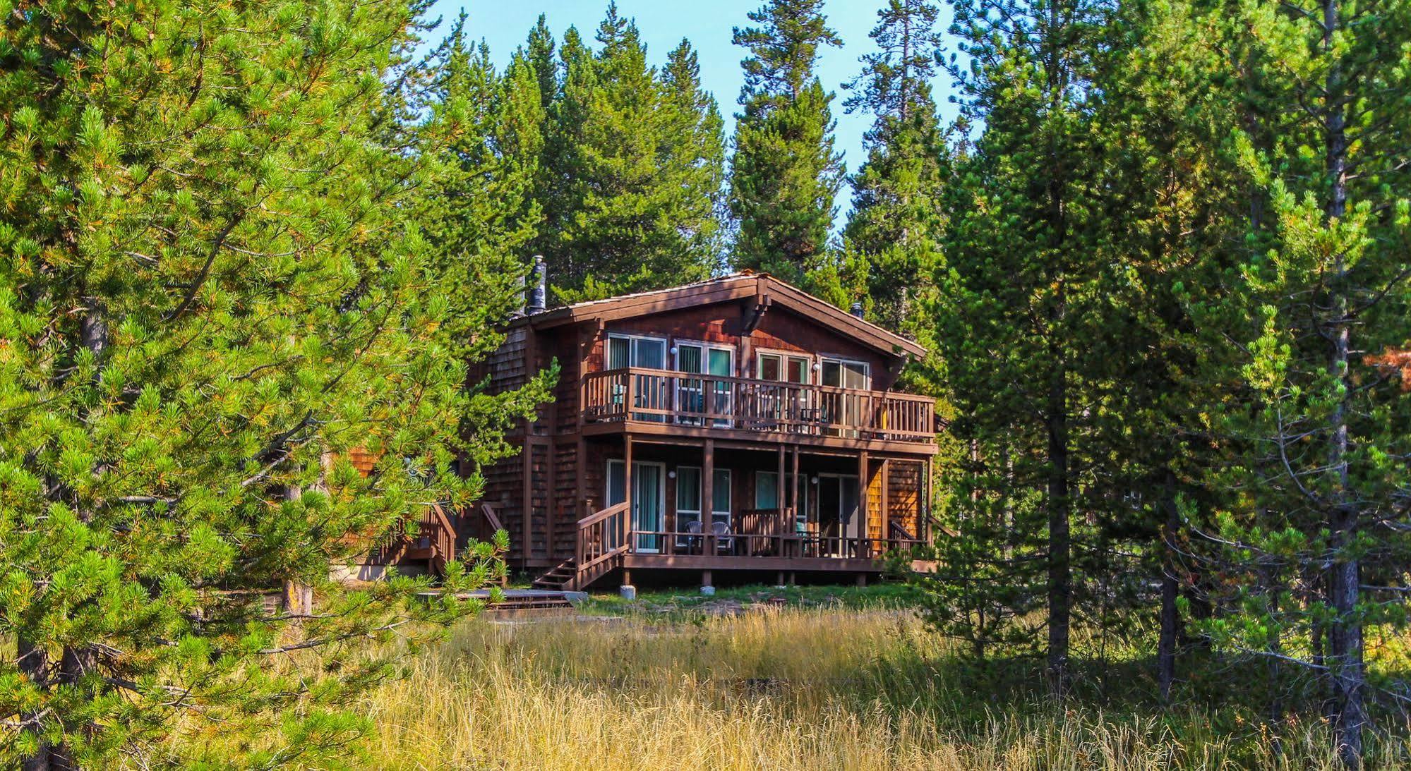 Timbers At Island Park Hotel Exterior photo